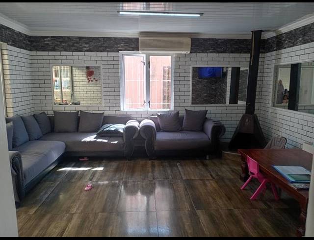 3 BEDROOM HOUSE FOR SALE IN STRANDFONTEIN